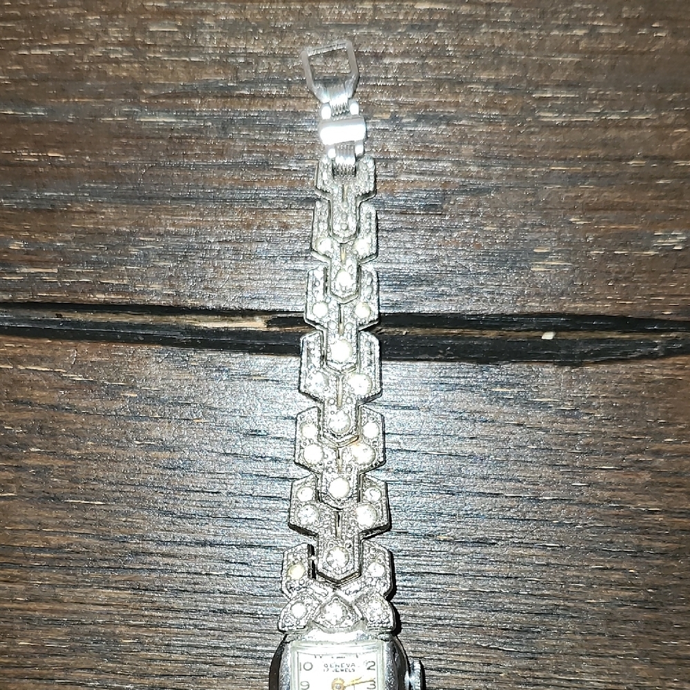 Vintage Geneva Silver-Tone Women's Crystal Link Bracelet Watch - Parts/Repair - Picture 4 of 12